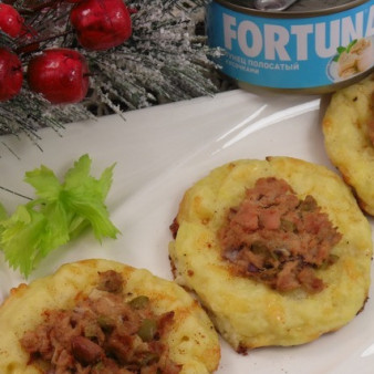 Картофельные ватрушки с тунцом