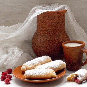 Хрустящие трубочки с малиной