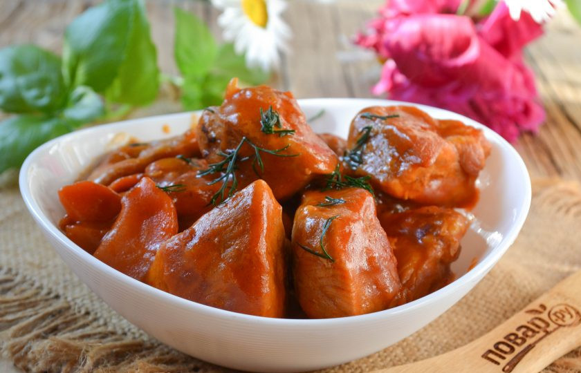 1. Этап. Гуляш из свинины с морковью и луком: Гуляш из свинины с морковью и луком готов. Приятного аппетита!