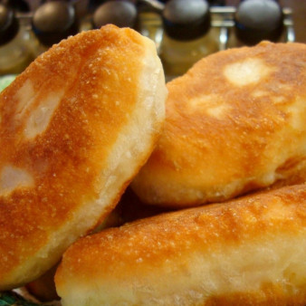 Жареные пирожки с курицей