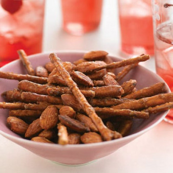 Spicy-Sweet Pretzel Mix