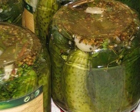 1. Этап. Маринованные огурцы сладкие: Огурцы изменят свой цвет с ярко-зеленого на оливковый. Приятного аппетита!