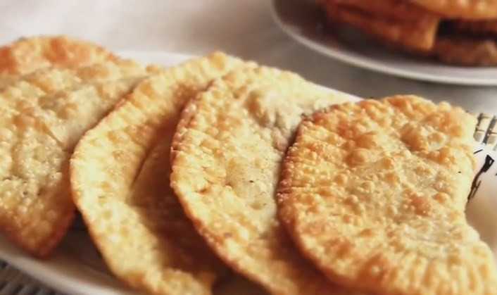 1. Этап. Чебуреки постные с грибами и гречкой: 8. Подавайте горячими!