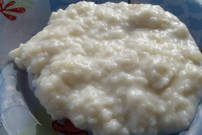 1. Этап. Рисовый хлеб в хлебопечке: Предварительно сварите рис с молоком.