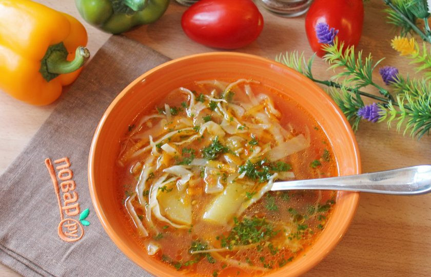 1. Этап. Щи из свежей капусты без зажарки: Щи без зажарки из свежей капусты готовы. Подавайте на первое в обед со сметаной или без.