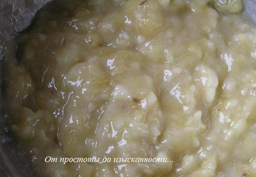 1. Этап. Постный шоколадно-банановый тарт с лимоном: Тем временем бананы разомните вилкой (можно натереть на терке, если хотите).