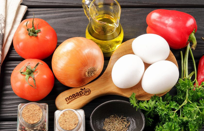 1. Этап. Шакшука с перцем: Подготовьте все ингредиенты.