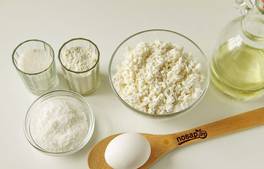 1. Этап. Сырники с кокосовой стружкой: Подготовьте все ингредиенты.