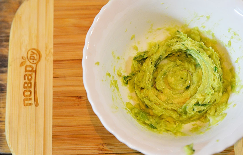 1. Этап. Фаршированные пончики на завтрак: Измельчите до однородного состояния