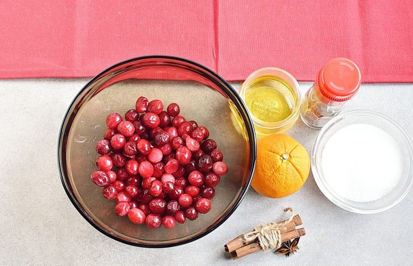 1. Этап. Клюквенный соус к мясу: Подготовьте ингредиенты.